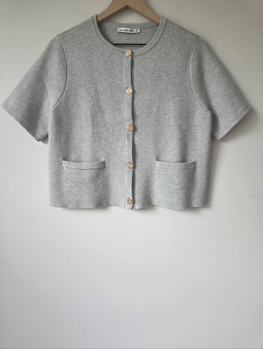 Abercrombie & Fitch Gray Luxeloft Short Sleeve Cardigan Womens Size Medium - Picture 2 of 8